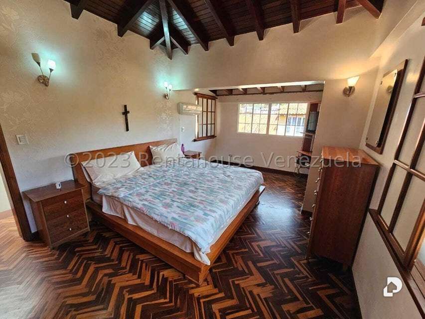 Casa en La Lagunita, Caracas – 18