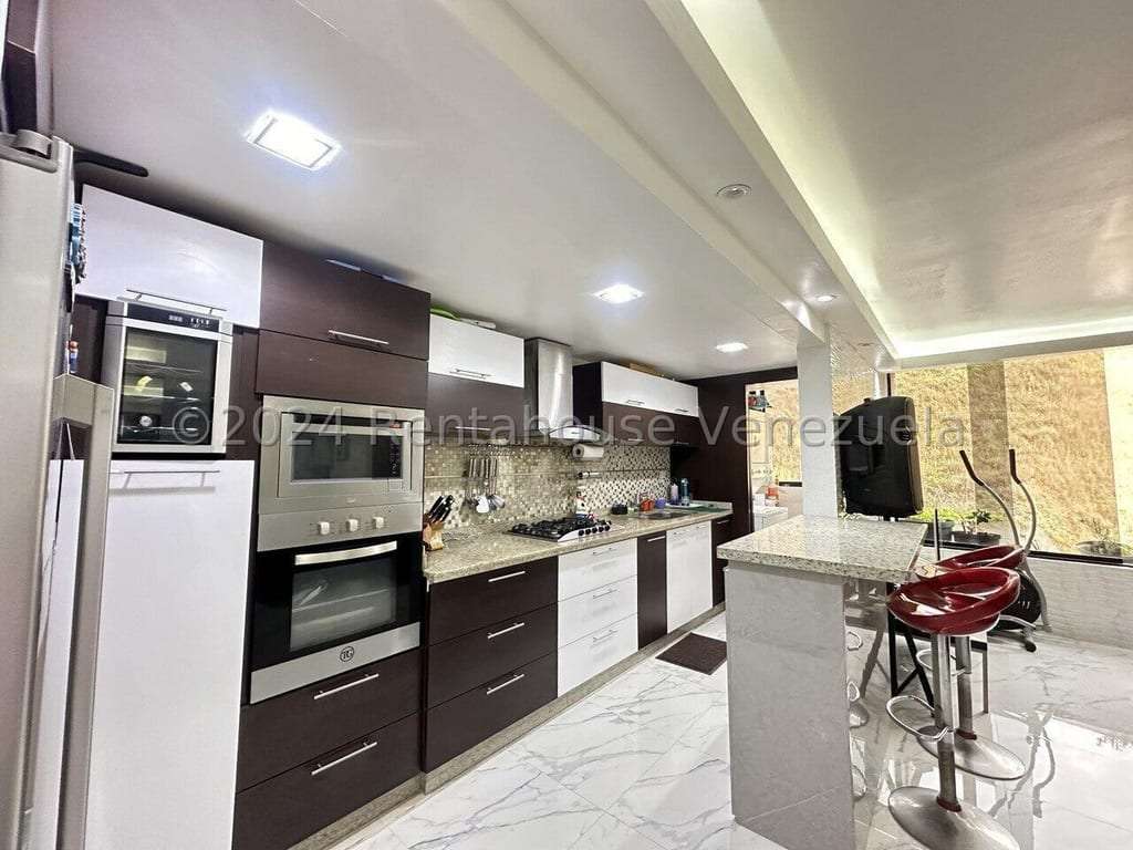 Apartamento en Colinas de La Tahona, Caracas