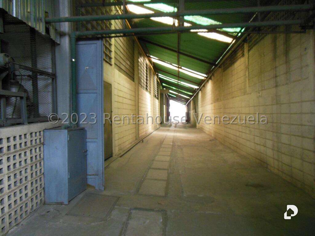 Local comercial en La Yaguara, Caracas – 16