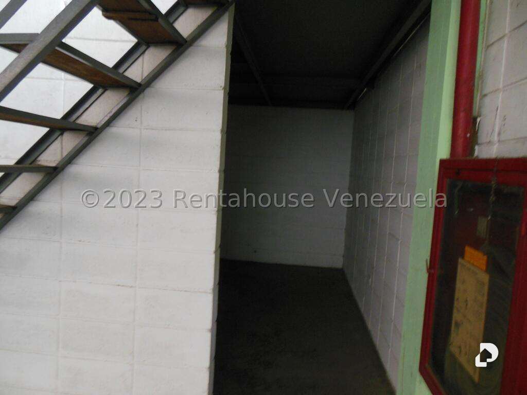 Local comercial en La Yaguara, Caracas – 24
