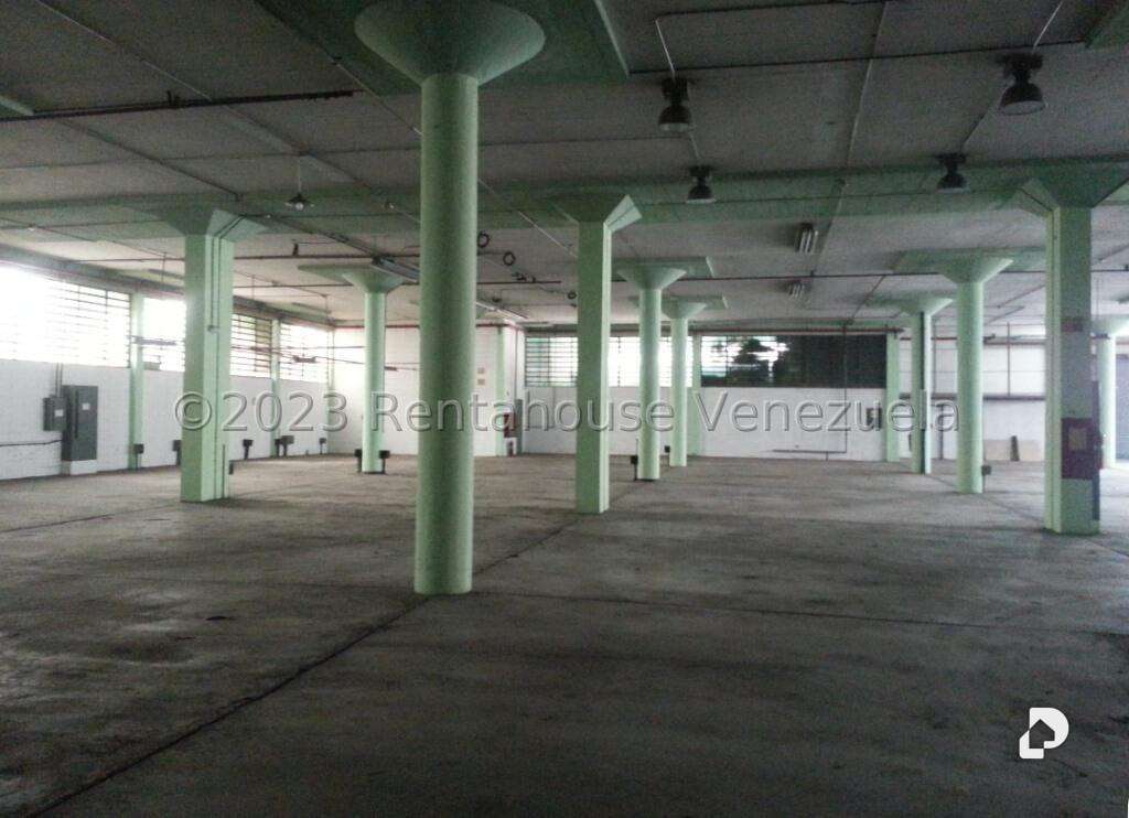 Local comercial en La Yaguara, Caracas – 17
