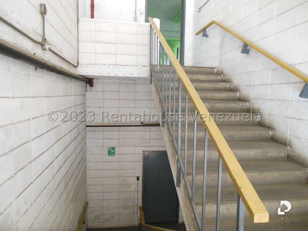 Local comercial en La Yaguara, Caracas – 28