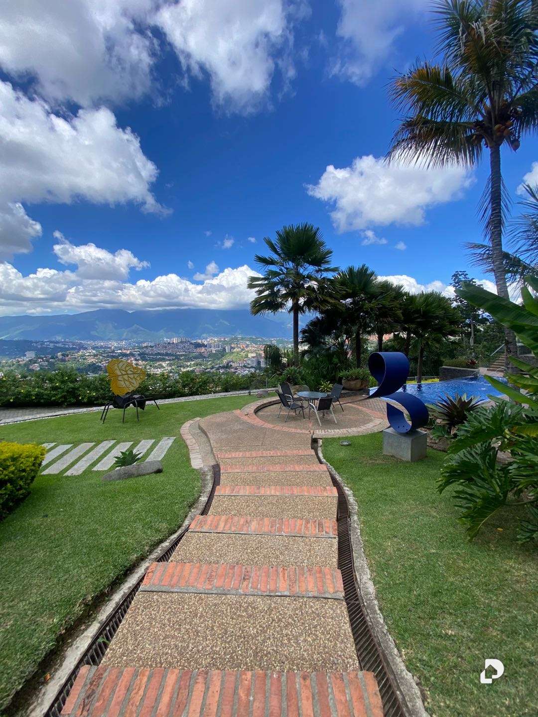 Casa en La Trinidad, Caracas – 28
