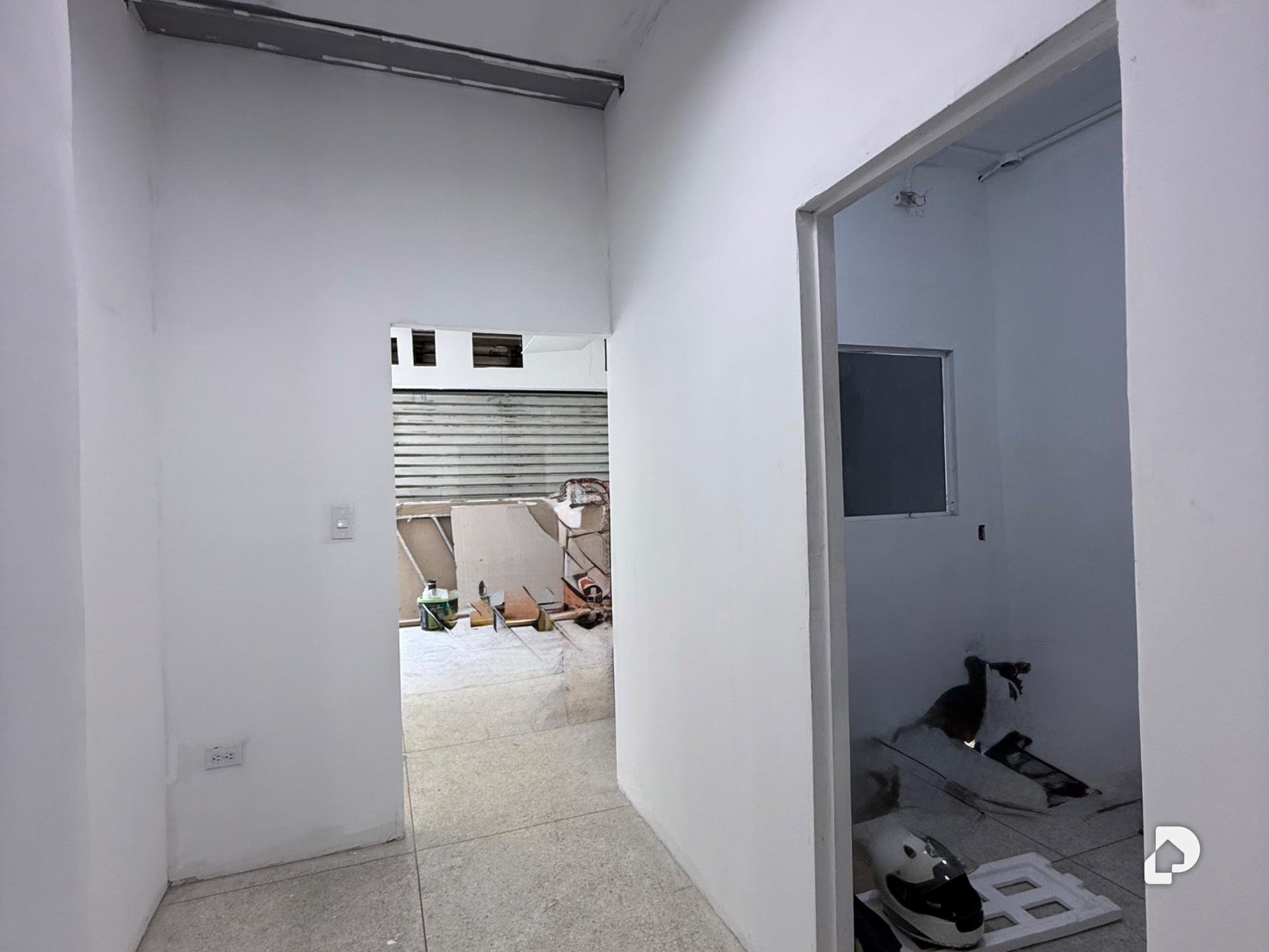 Local comercial en Los Palos Grandes, Caracas – 5
