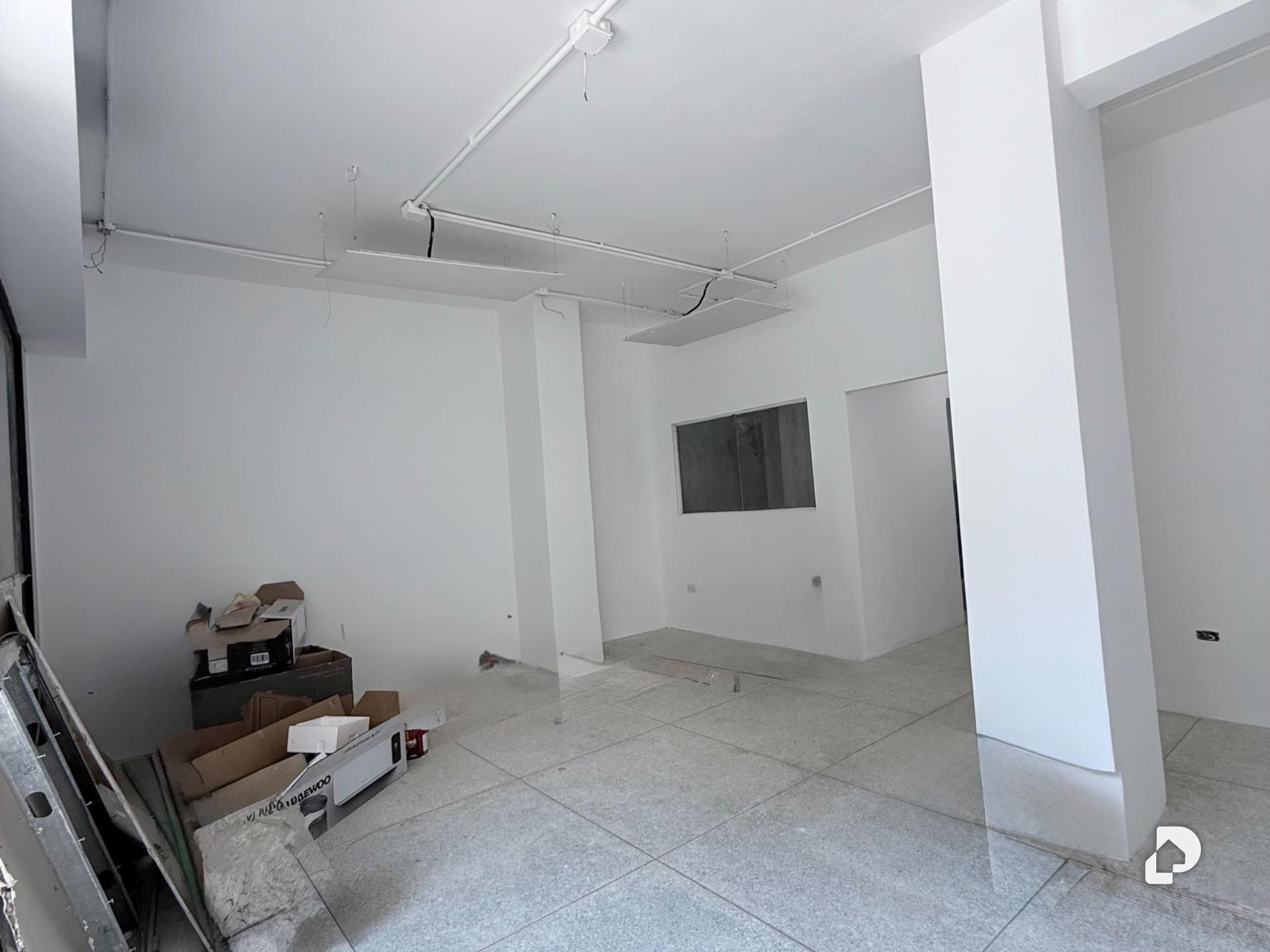 Local comercial en Los Palos Grandes, Caracas – 3