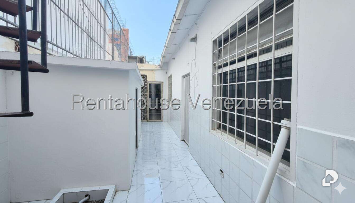 Local comercial en Las Mercedes, Caracas – 13