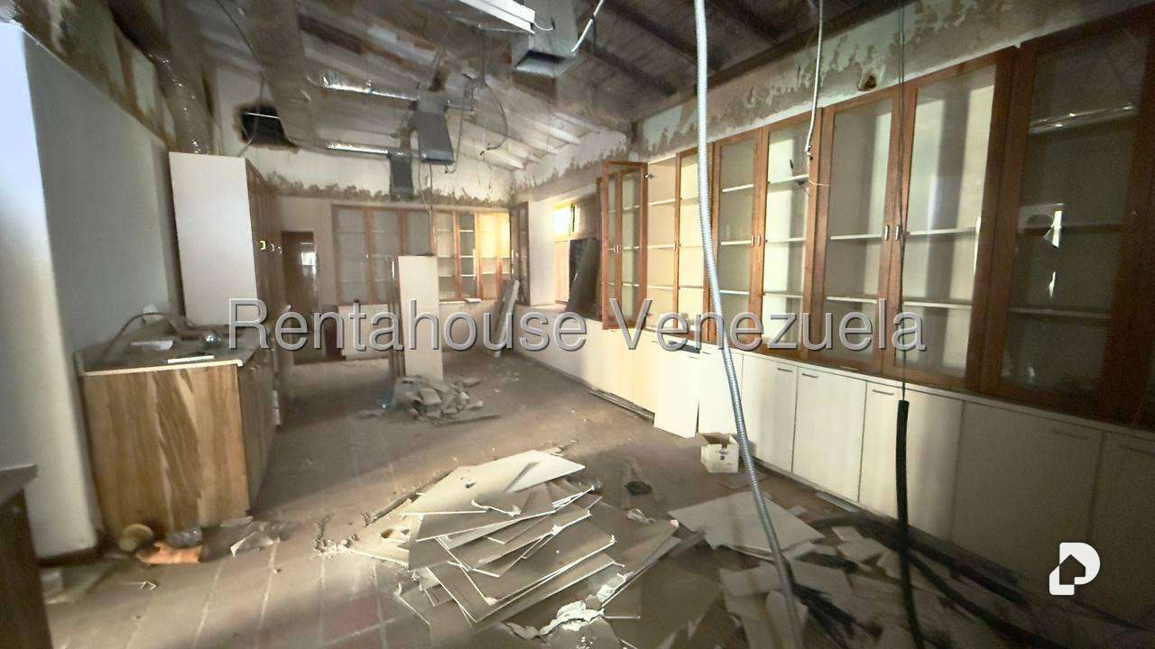 Local comercial en Las Mercedes, Caracas – 16