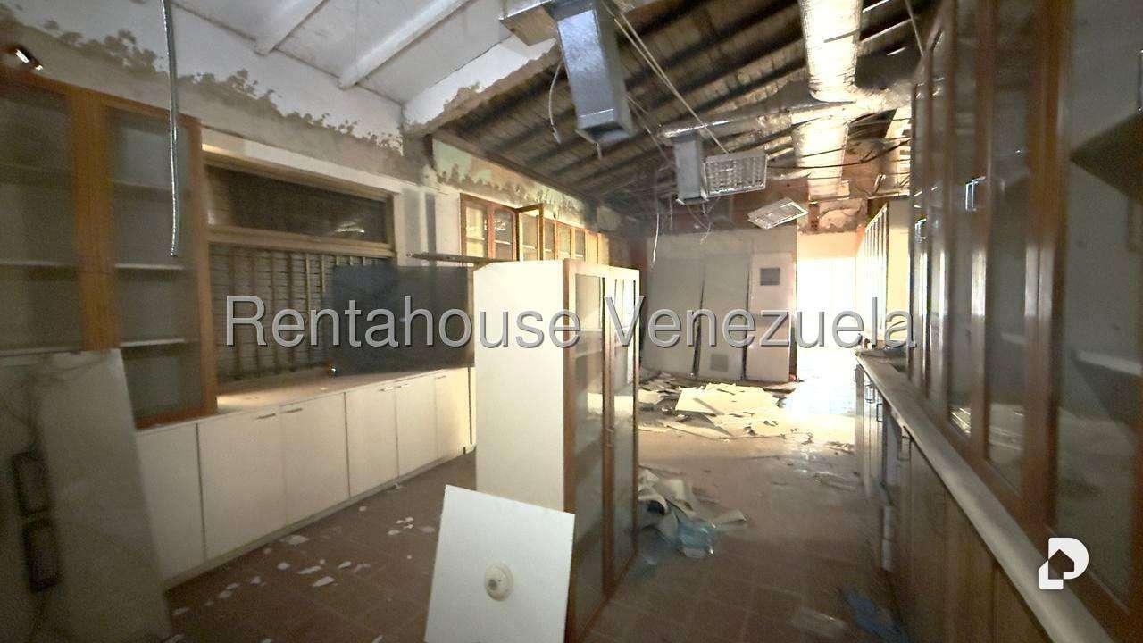 Local comercial en Las Mercedes, Caracas – 18