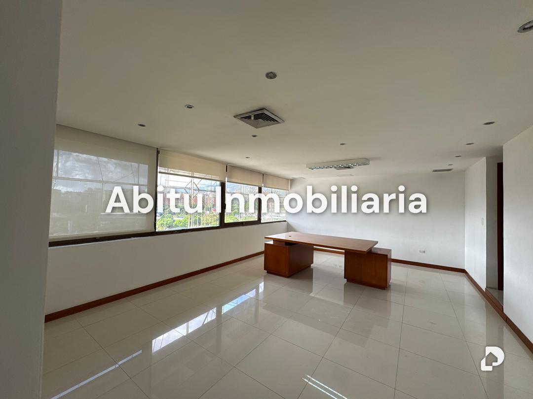Oficina en Chuao, Caracas – 1