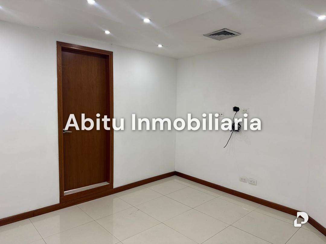 Oficina en Chuao, Caracas – 8