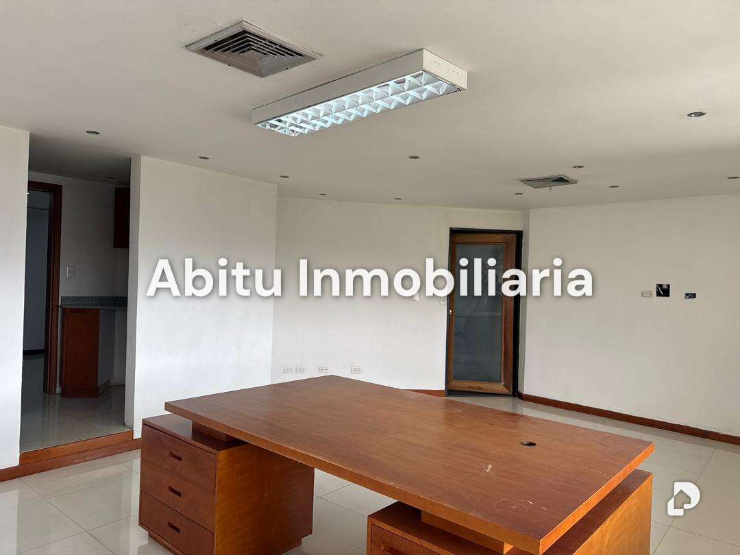 Oficina en Chuao, Caracas – 11