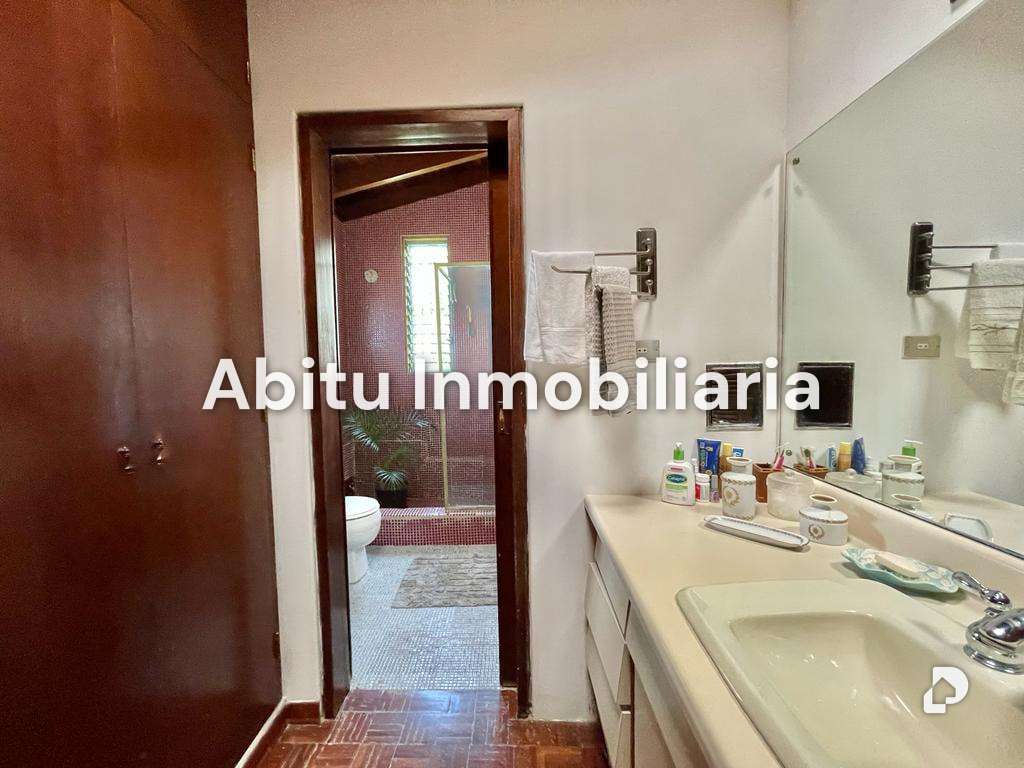 Casa en La Lagunita, Caracas – 11