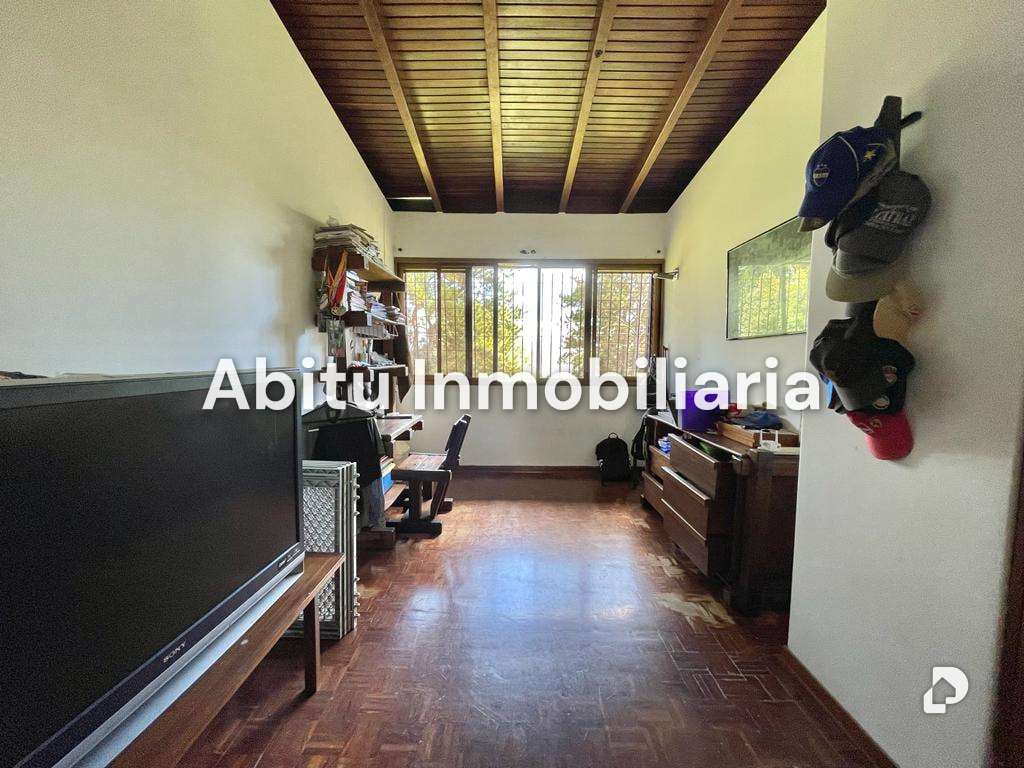 Casa en La Lagunita, Caracas – 8