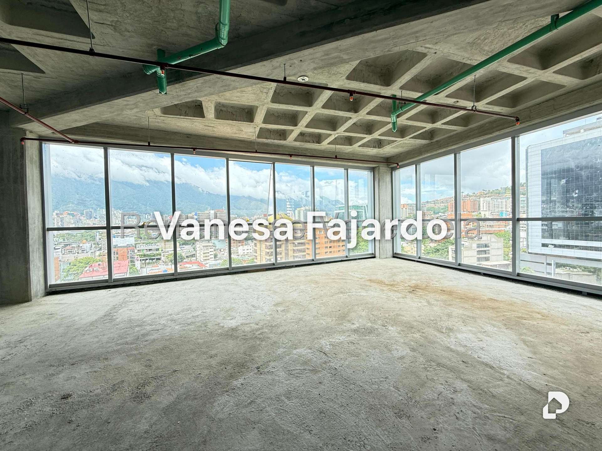 Oficina en Las Mercedes, Caracas – 18