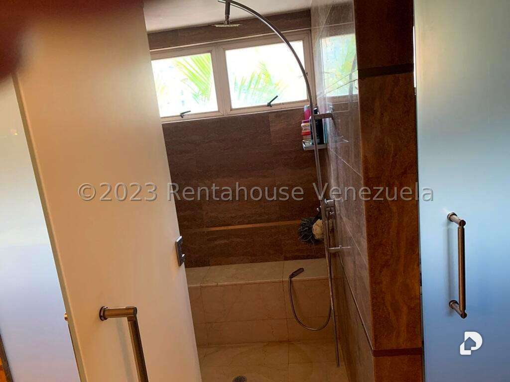 Apartamento en La Florida, Caracas – 16