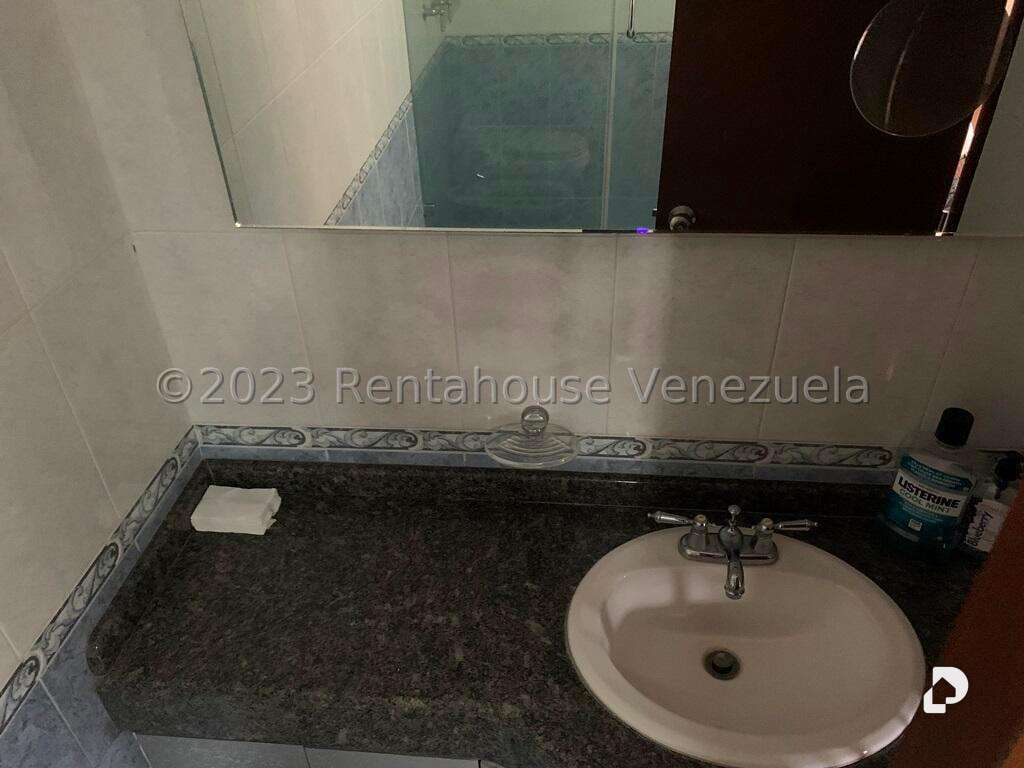 Apartamento en La Florida, Caracas – 18