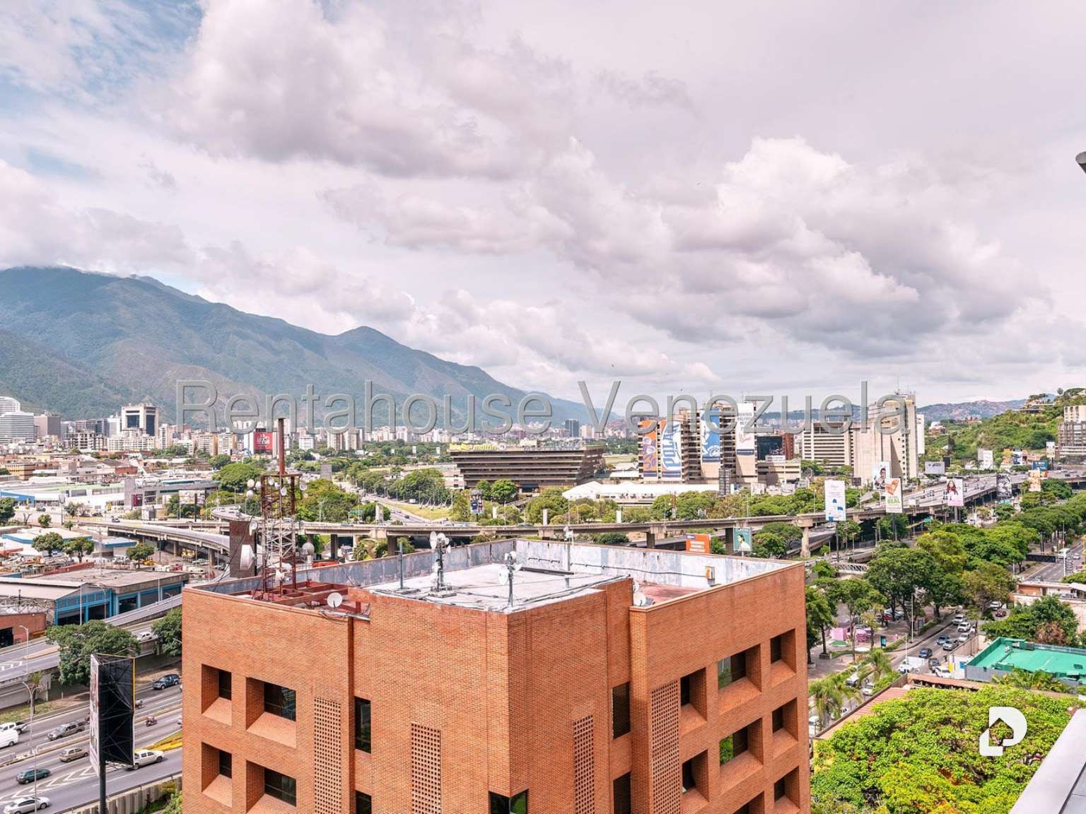 Oficina en Las Mercedes, Caracas – 3