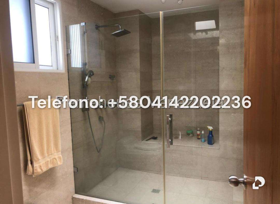 Casa en Prados del Este, Caracas – 31