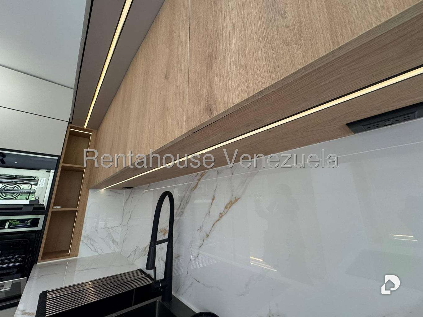 Apartamento en Santa Fe Norte, Caracas – 63