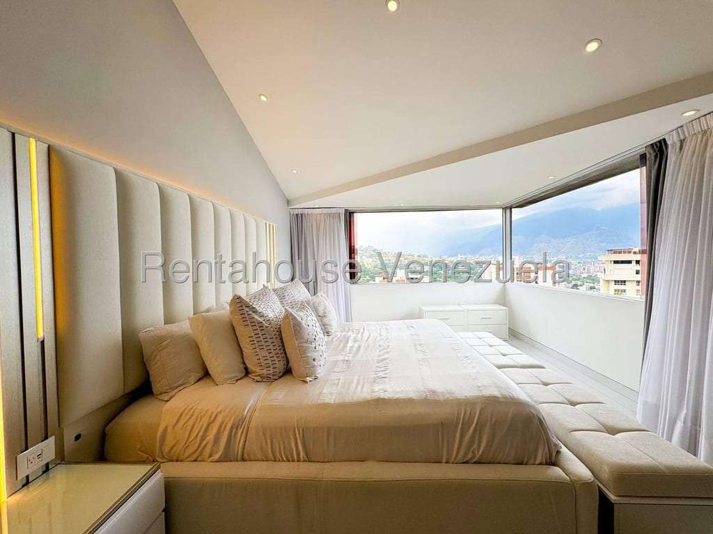 Apartamento en Las Mesetas de Santa Rosa de Lima, Caracas