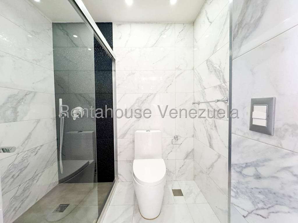 Apartamento en Las Mesetas de Santa Rosa de Lima, Caracas