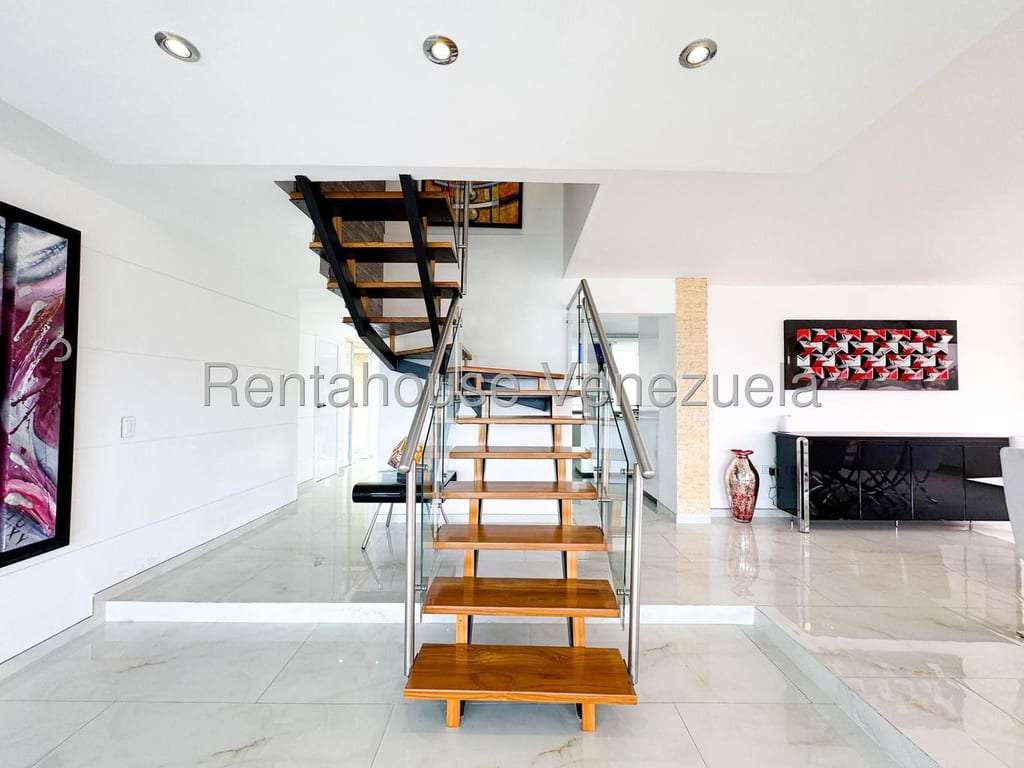 Apartamento en Las Mesetas de Santa Rosa de Lima, Caracas