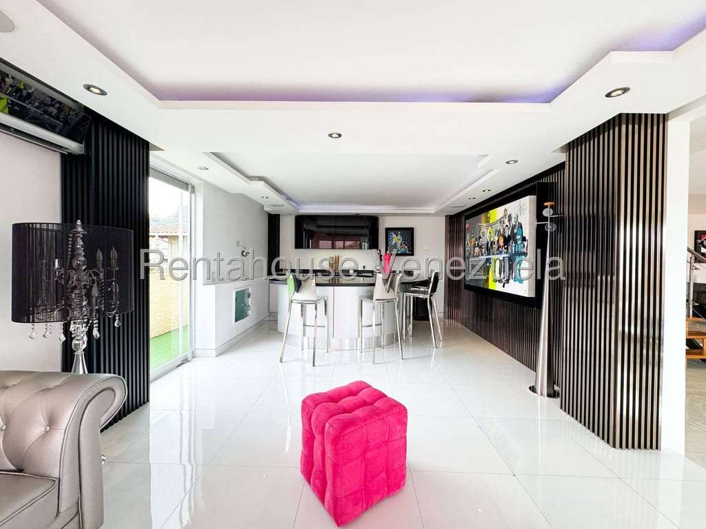Apartamento en Las Mesetas de Santa Rosa de Lima, Caracas