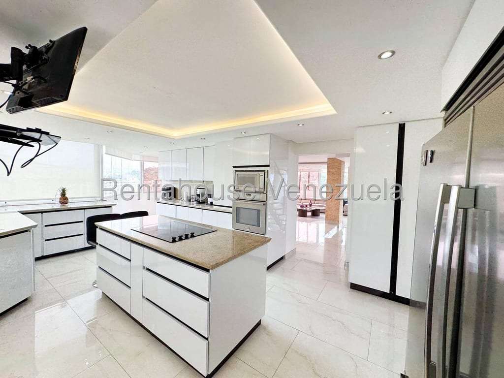 Apartamento en Las Mesetas de Santa Rosa de Lima, Caracas