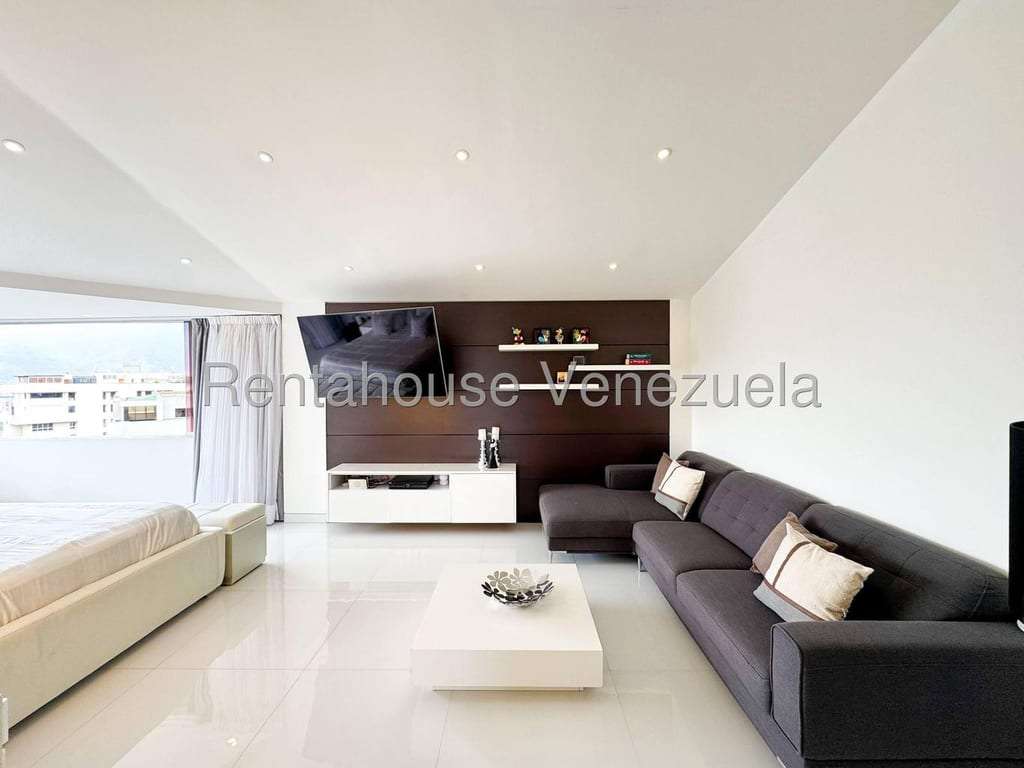 Apartamento en Las Mesetas de Santa Rosa de Lima, Caracas
