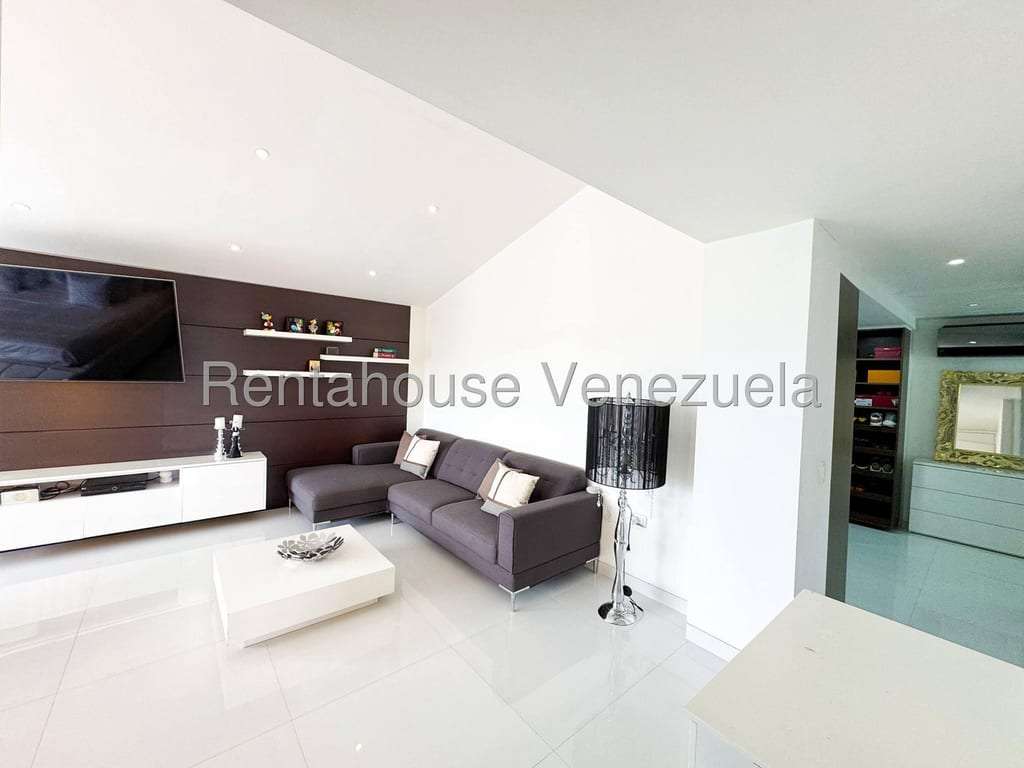 Apartamento en Las Mesetas de Santa Rosa de Lima, Caracas