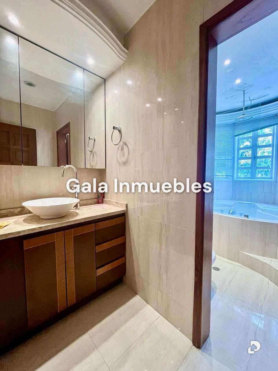 Casa en Country Club, Caracas – 28
