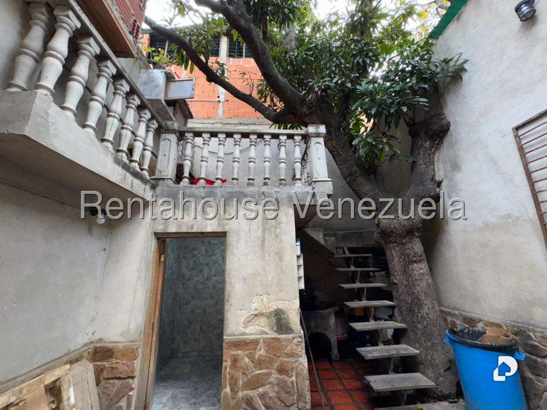 Casa en Catia, Caracas – 17