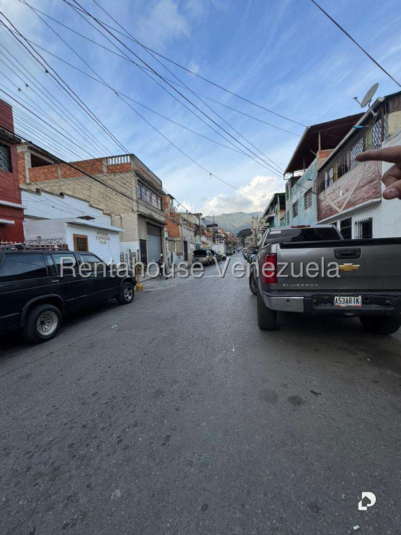 Casa en Catia, Caracas – 21
