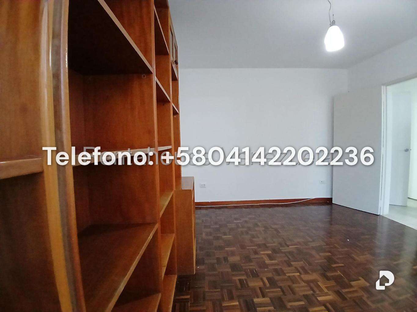Apartamento en Los Palos Grandes, Caracas – 18