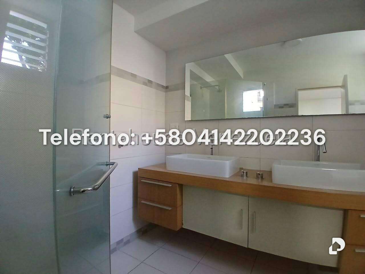 Apartamento en Los Palos Grandes, Caracas – 15