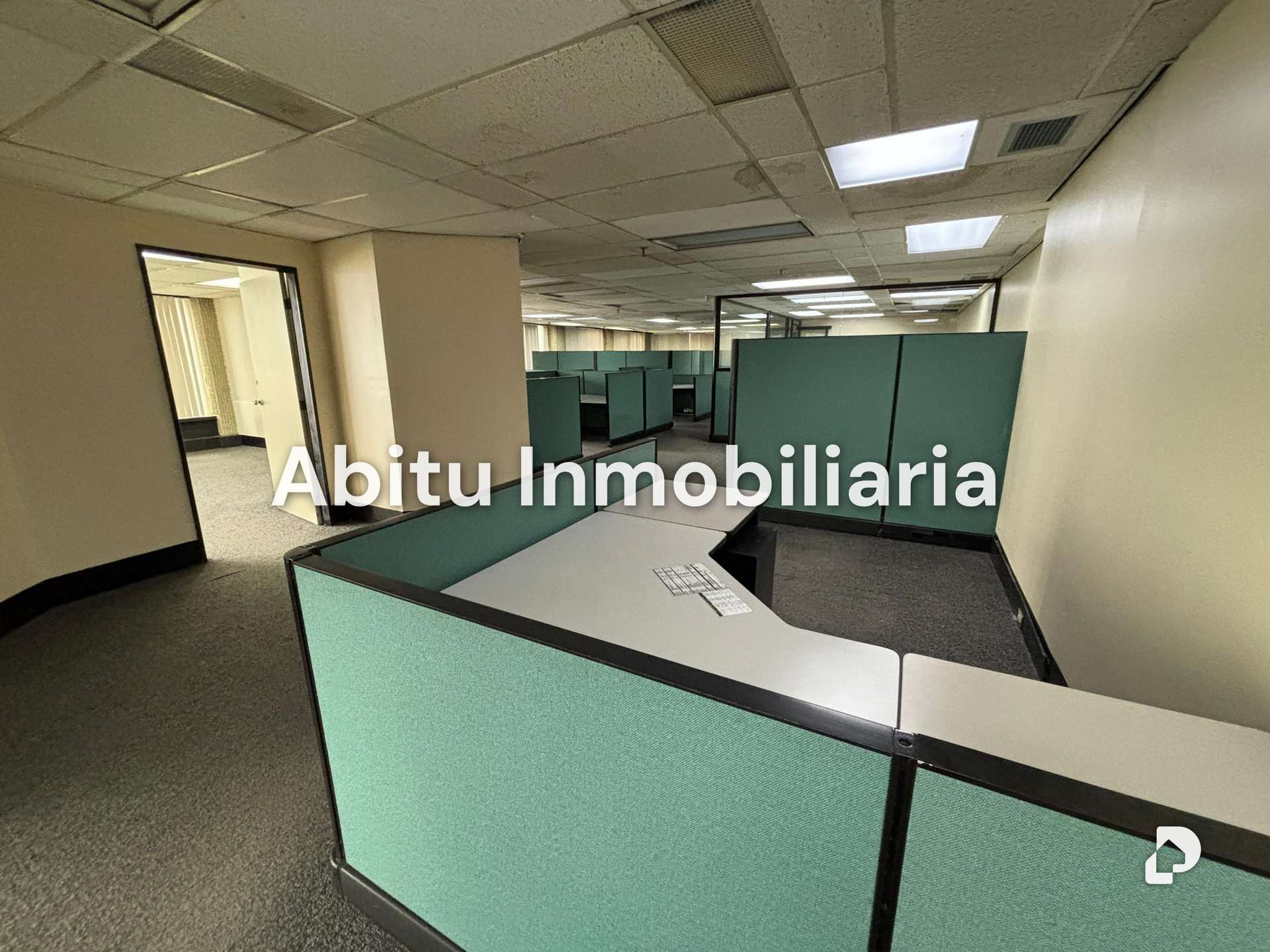 Oficina en La Castellana, Caracas – 8