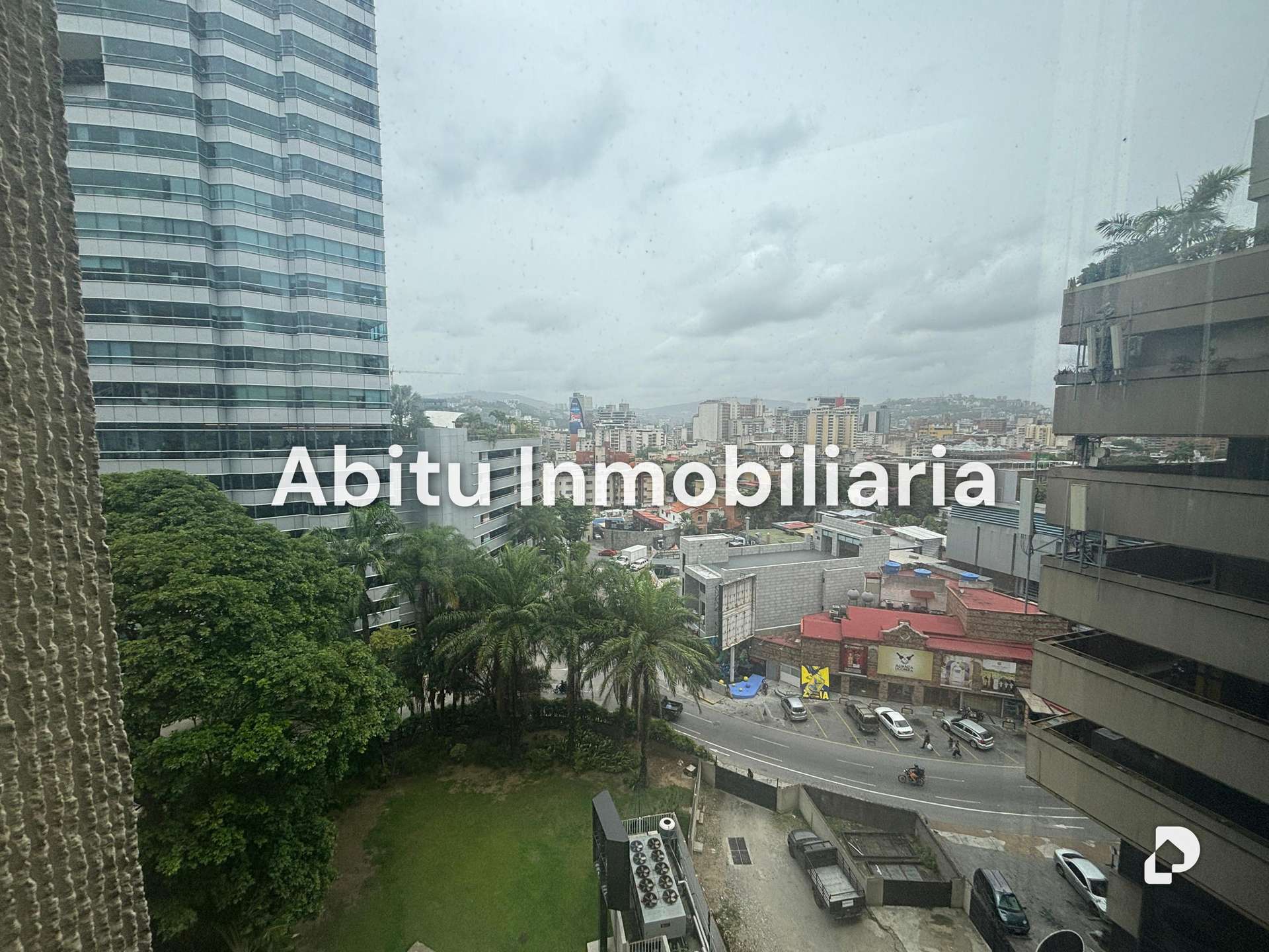 Oficina en La Castellana, Caracas – 1