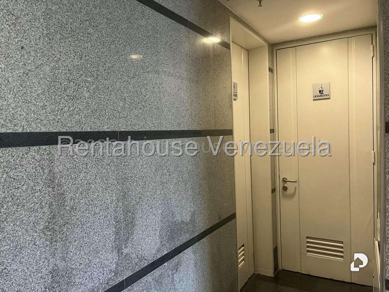 Oficina en Las Mercedes, Caracas – 11