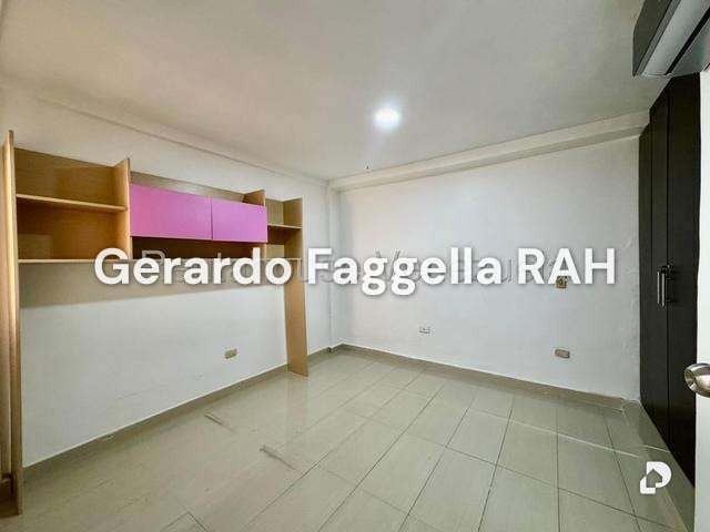 Casa en Bosques de La Lagunita, Caracas – 12