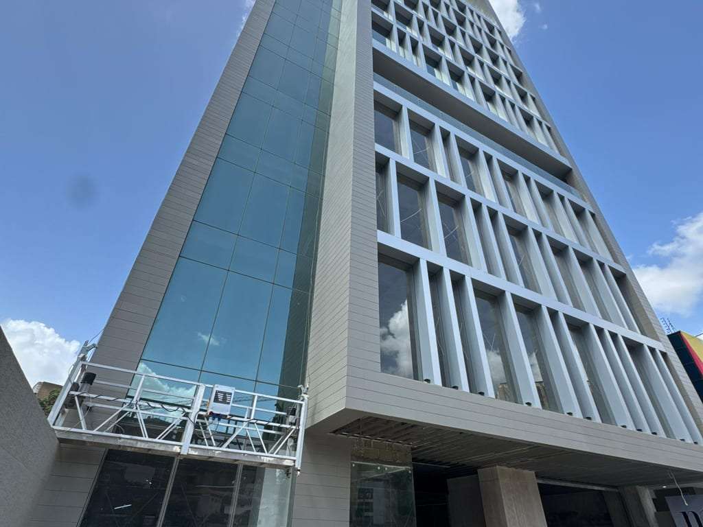 Oficina en Las Mercedes, Caracas - 1