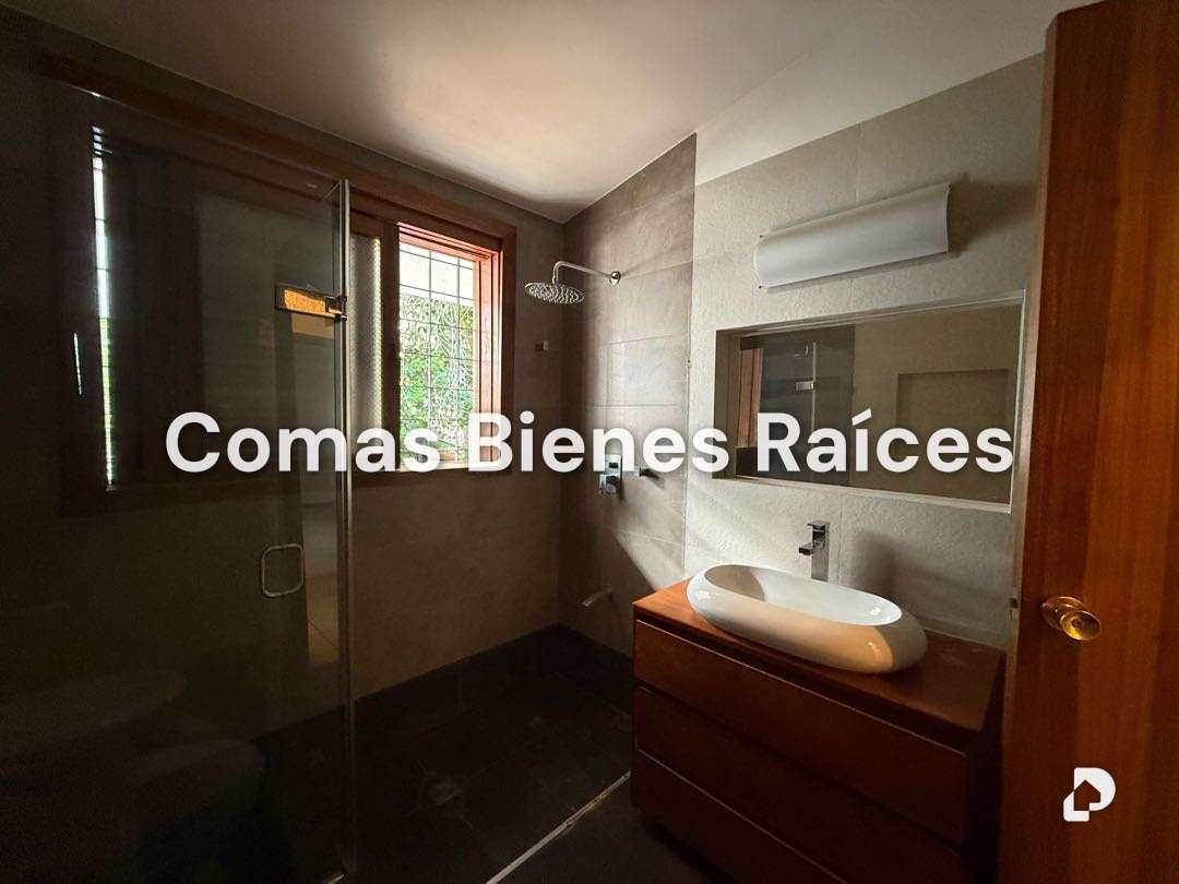 Casa en Altamira, Caracas – 13