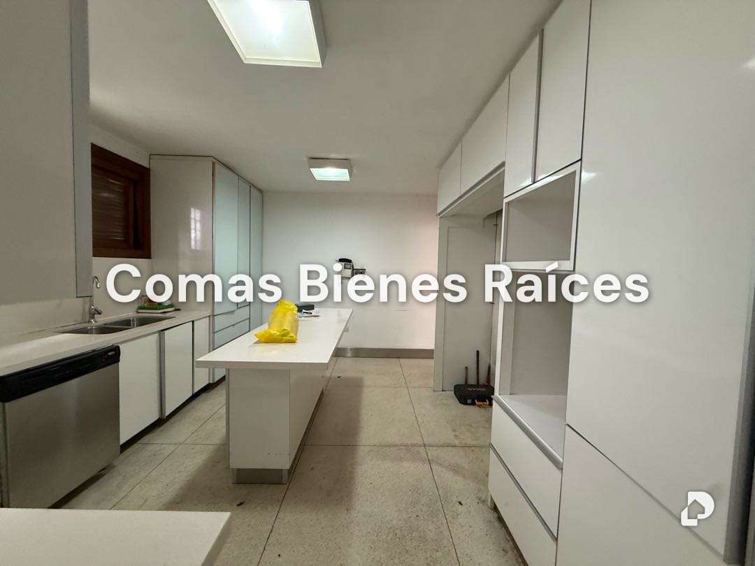 Casa en Altamira, Caracas – 8