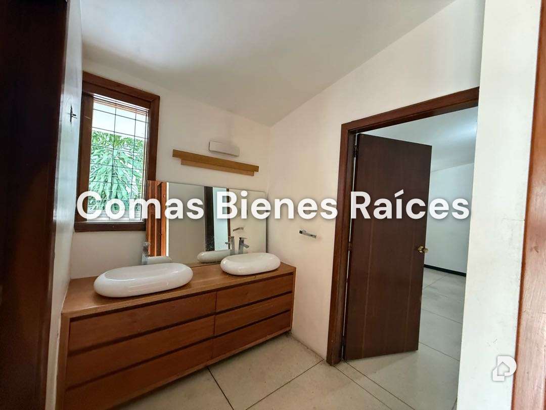 Casa en Altamira, Caracas – 9