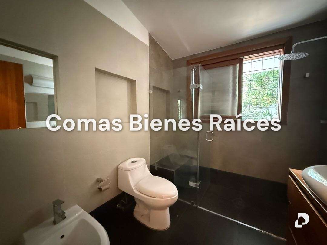 Casa en Altamira, Caracas – 15