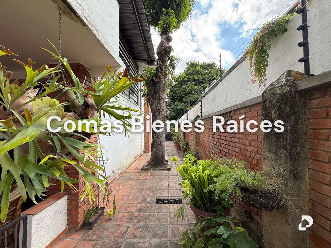 Casa en Altamira, Caracas – 19