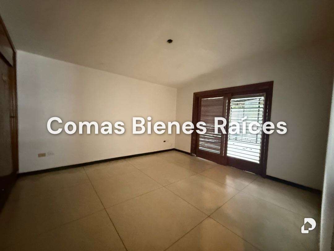 Casa en Altamira, Caracas – 12