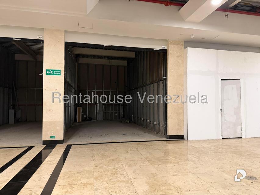 Local comercial en Cerro Verde, Caracas – 4