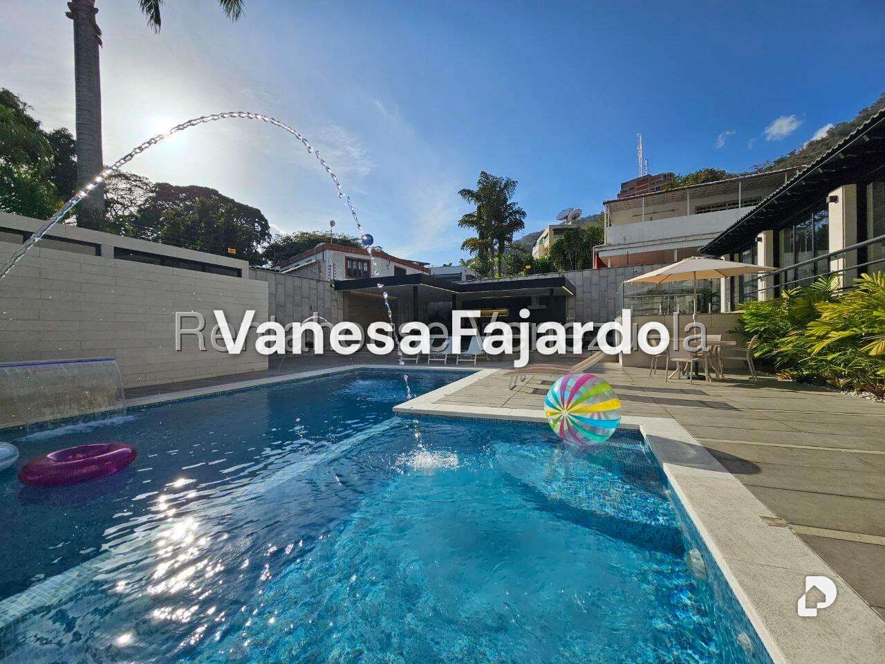 Casa en Altamira, Caracas – 27