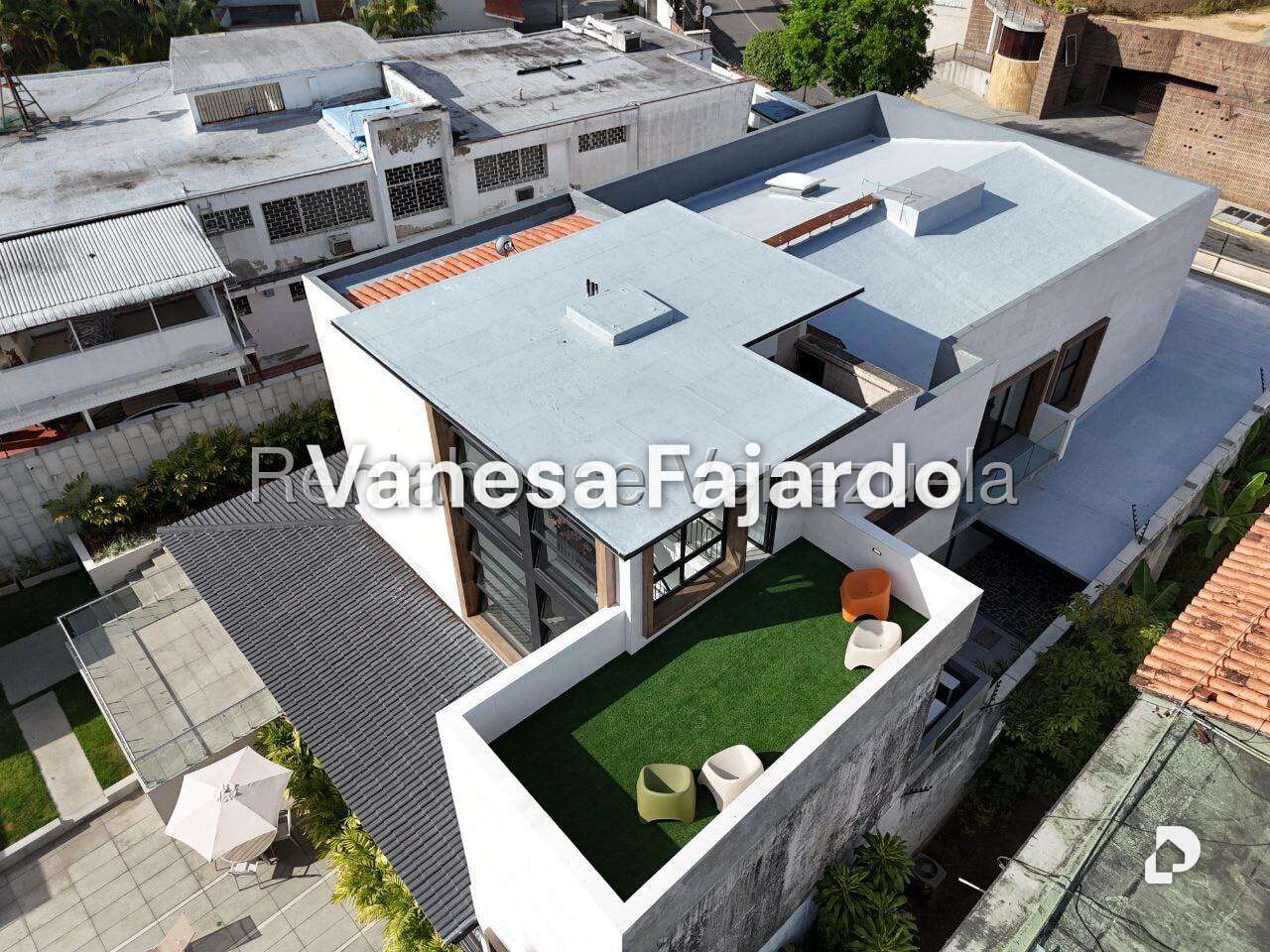 Casa en Altamira, Caracas – 9