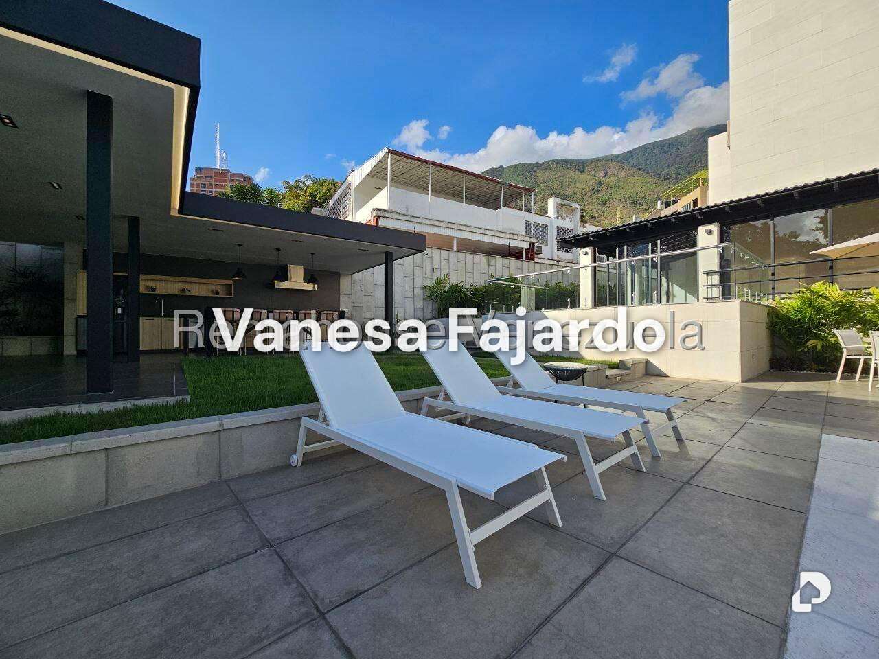 Casa en Altamira, Caracas – 30